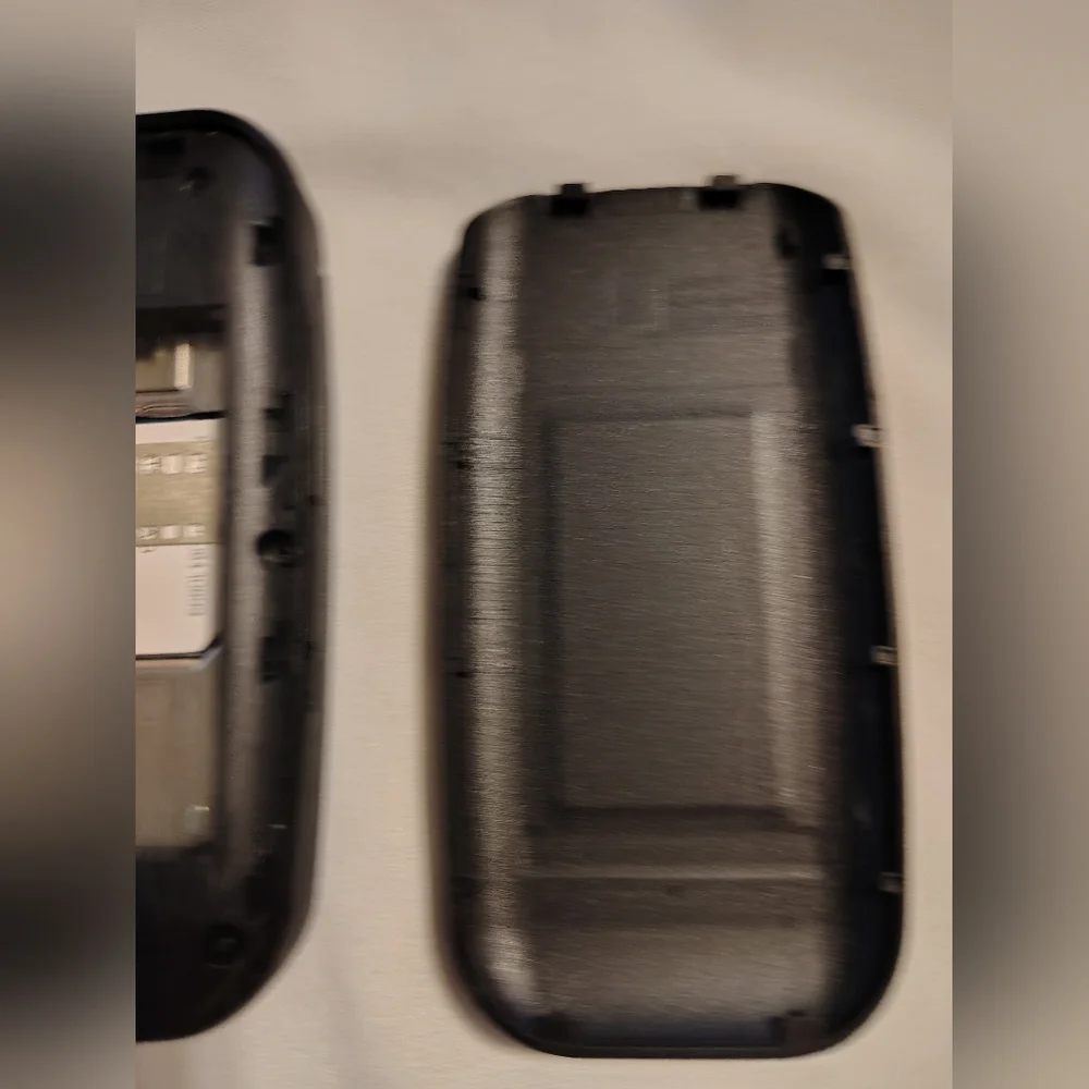 LG True B470 Black and Gray Cellular Flip Phone Like New Working Condition